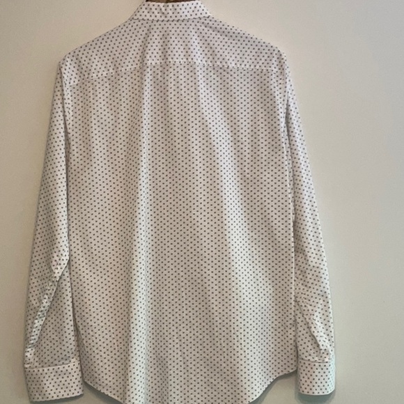 PERRY ELLIS stretch dress shirt with button-hiding strip! - Picture 3 of 7